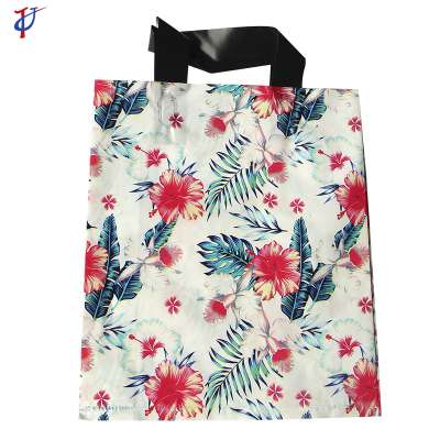 High Quality Customizable Logo Printing Standard Size  Heavy Duty  Plastic Shopping Bag With Handle